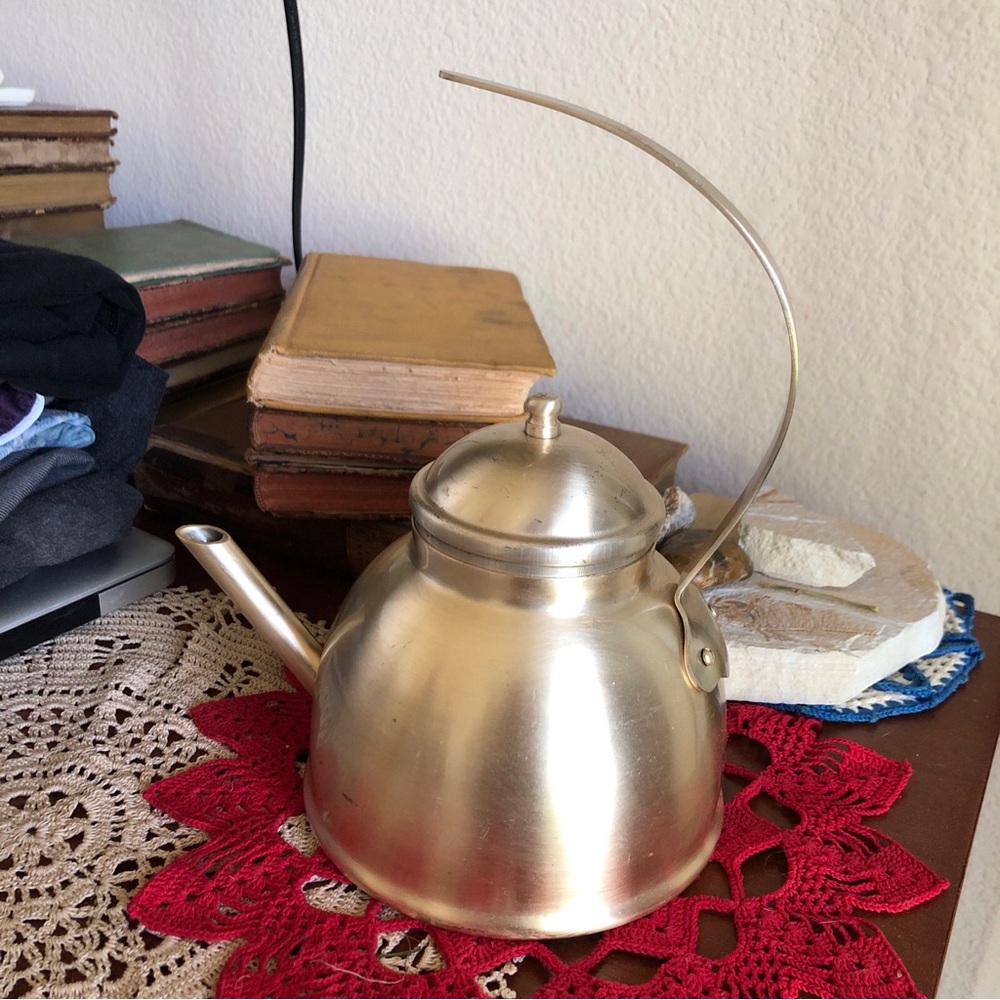 Rose & Fitzgerald brush gold tea pot